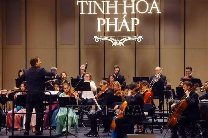 Dấu ấn nghệ thuật Pháp đỉnh cao tại Nhà hát Hồ Gươm