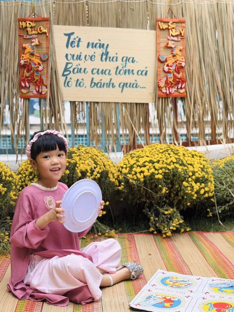 Gia đình Quang Tuấn - Linh Phi