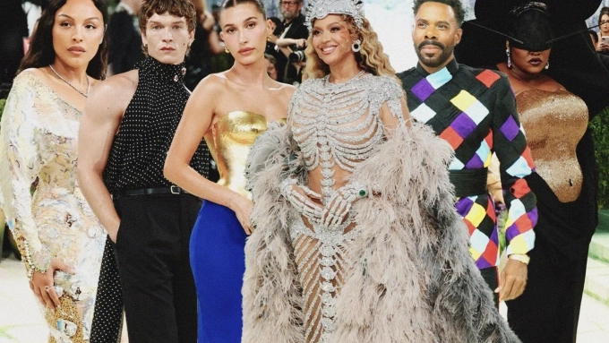 Met Gala là nơi hội tụ những bộ cánh độc đáo và quyền lực nhất thế giới thời trang.