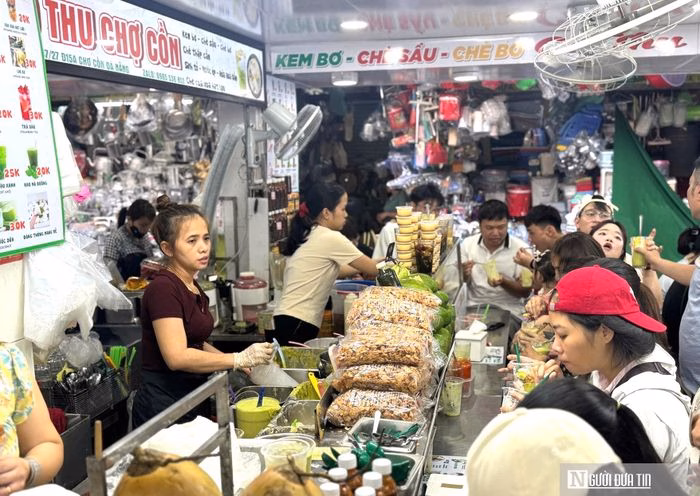 Chợ Cồn không chỉ là nơi mua sắm mà còn là "bảo tàng sống" về ẩm thực đường phố đặc trưng của xứ Quảng.