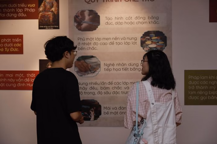 Vẻ đẹp tinh xảo của nghệ thuật Pháp lam Huế trong không gian hiện đại