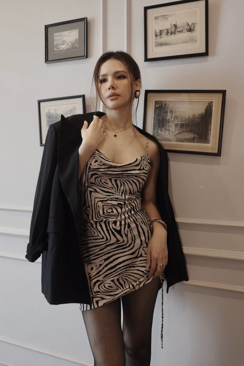 Phanh Lee gây chú ý với vóc dáng quyến rũ và tính cách hài hước