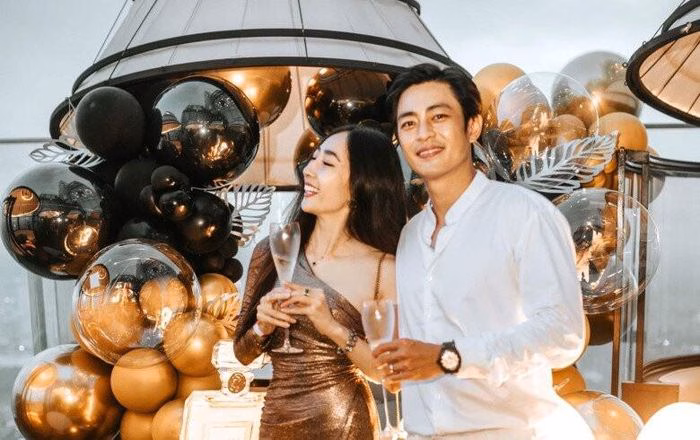 Hơn 10 năm gắn bó, Quốc Huy và vợ duy trì một cuộc sống bình yên, tránh xa ồn ào.