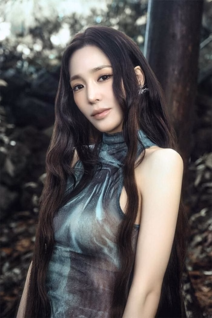 Phong thái điềm tĩnh và chín muồi của Tiffany Young.
