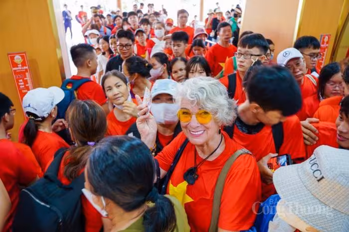 TP. Hồ Chí Minh đón gần 1,7 triệu lượt khách, thu 8.700 tỷ đồng dịp lễ