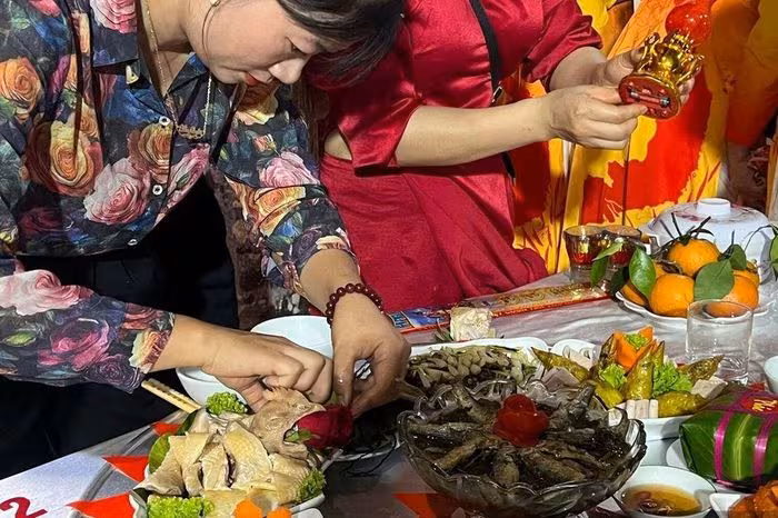 Khám phá tinh hoa ẩm thực Đất Tổ trong không gian lễ hội Đền Hùng